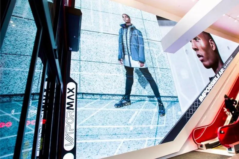 4-mm-dvLED-Wand von Activate The Space bei Footlocker in der 34th Street in New York City