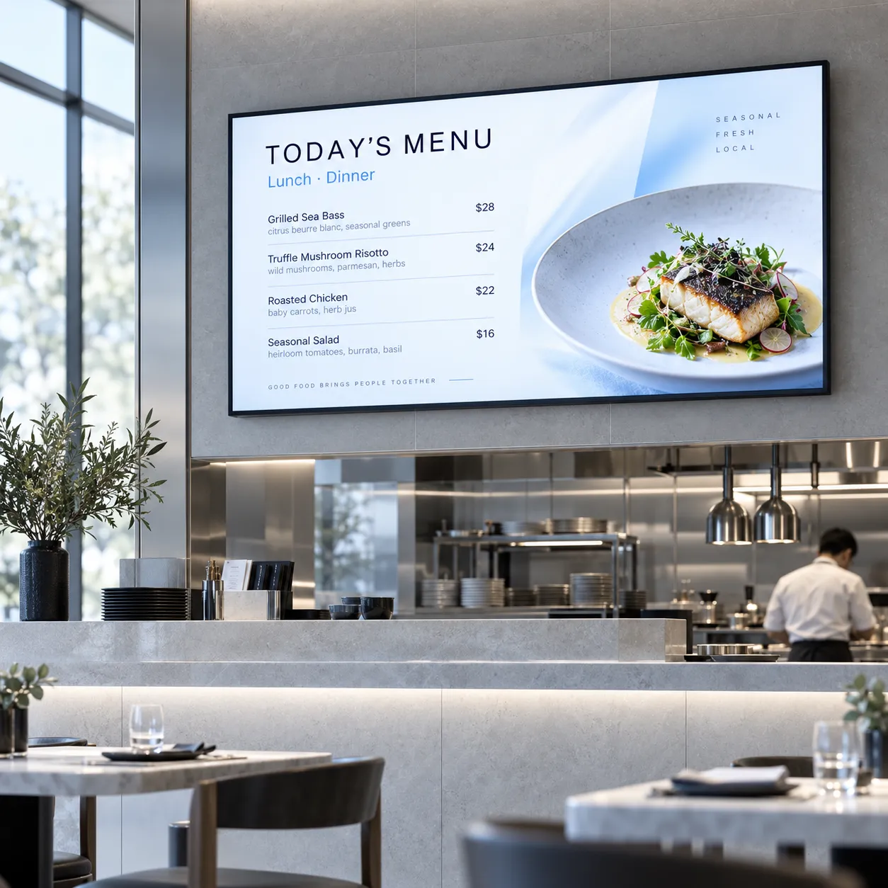 Restaurant mit einer digitalen Menütafel über der Theke