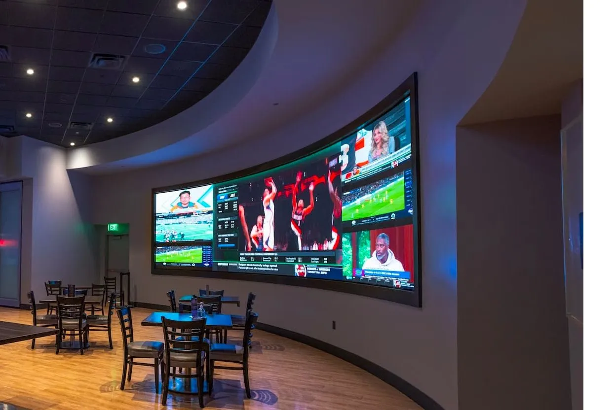 Gebogener LED-Bildschirm von Visiontech LED Digital Displays